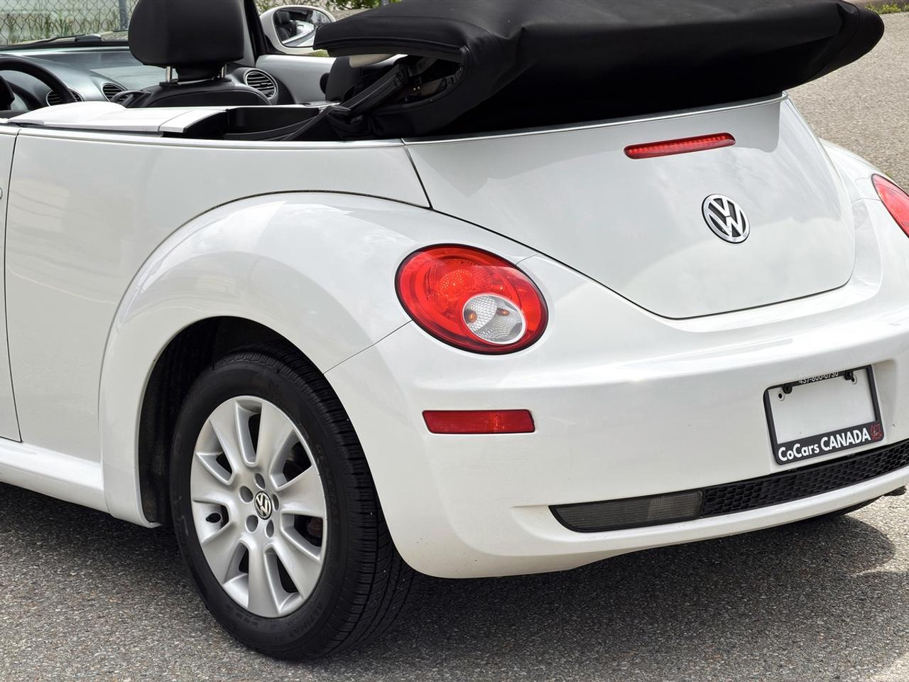 2010 Volkswagen New Beetle Comfortline Convertible Photo