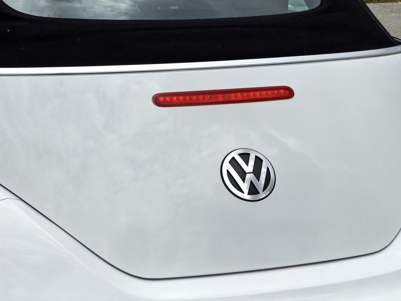 2010 Volkswagen New Beetle Comfortline Convertible Photo
