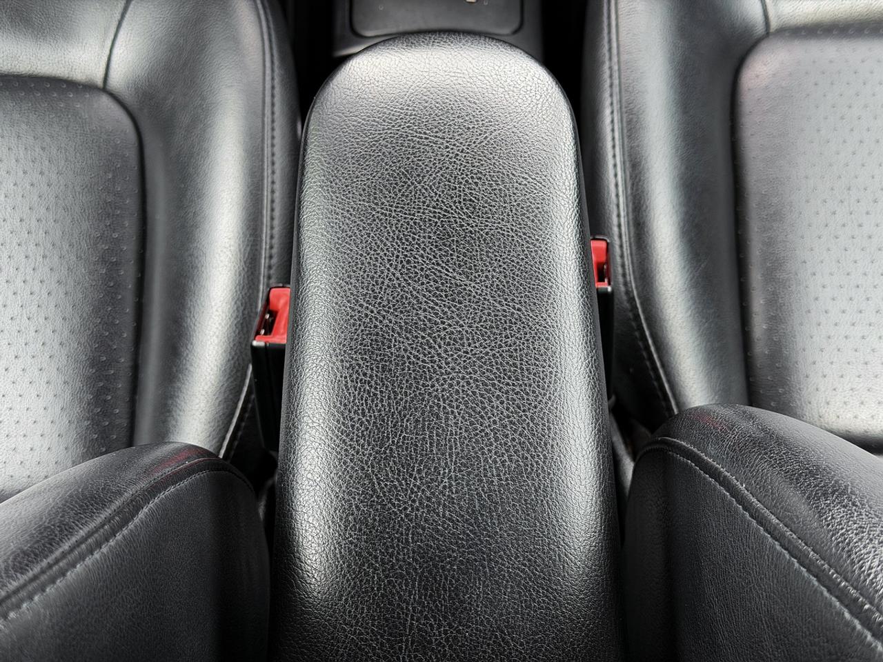 2010 Volkswagen New Beetle Comfortline Convertible Photo