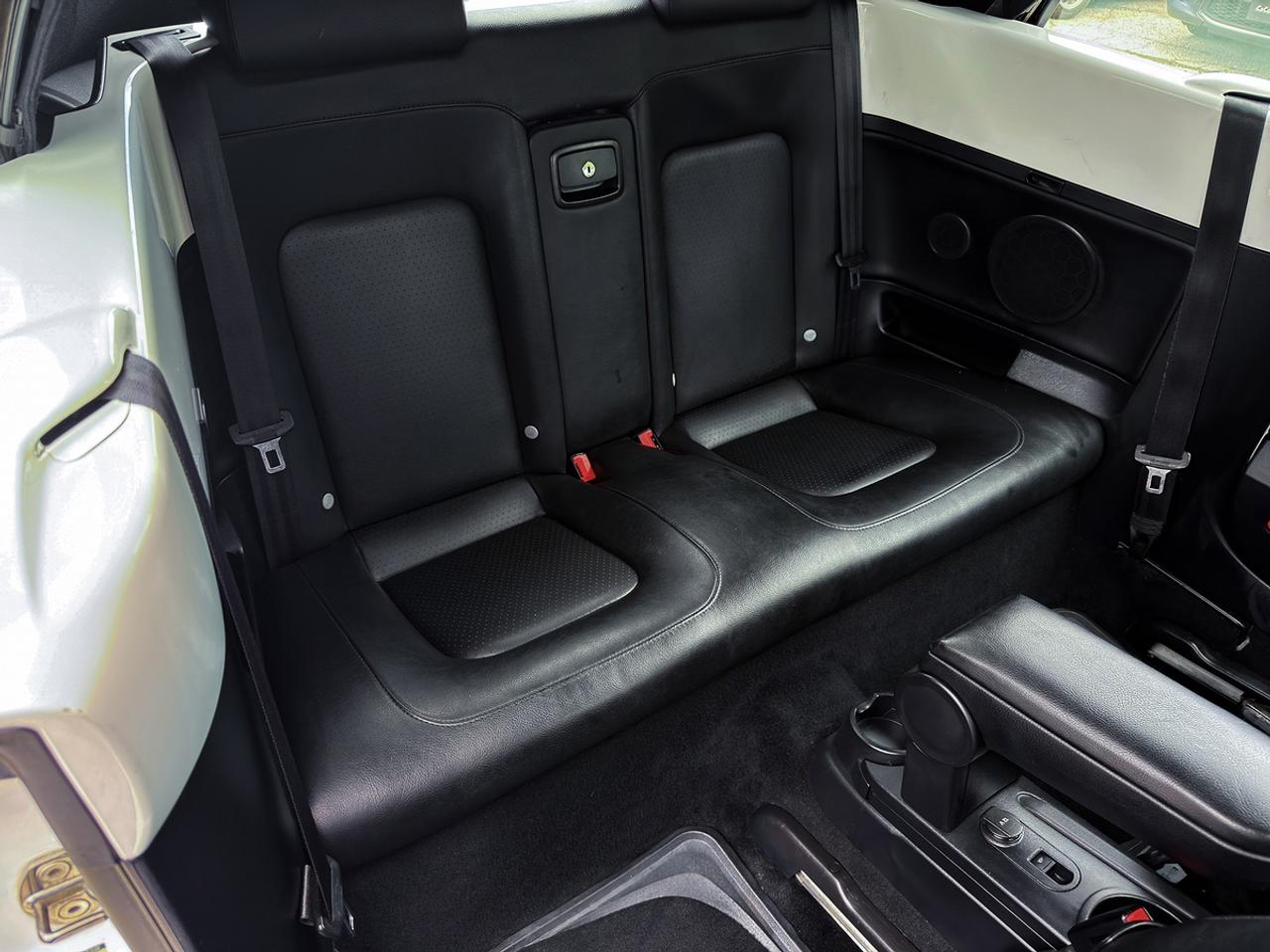 2010 Volkswagen New Beetle Comfortline Convertible Photo