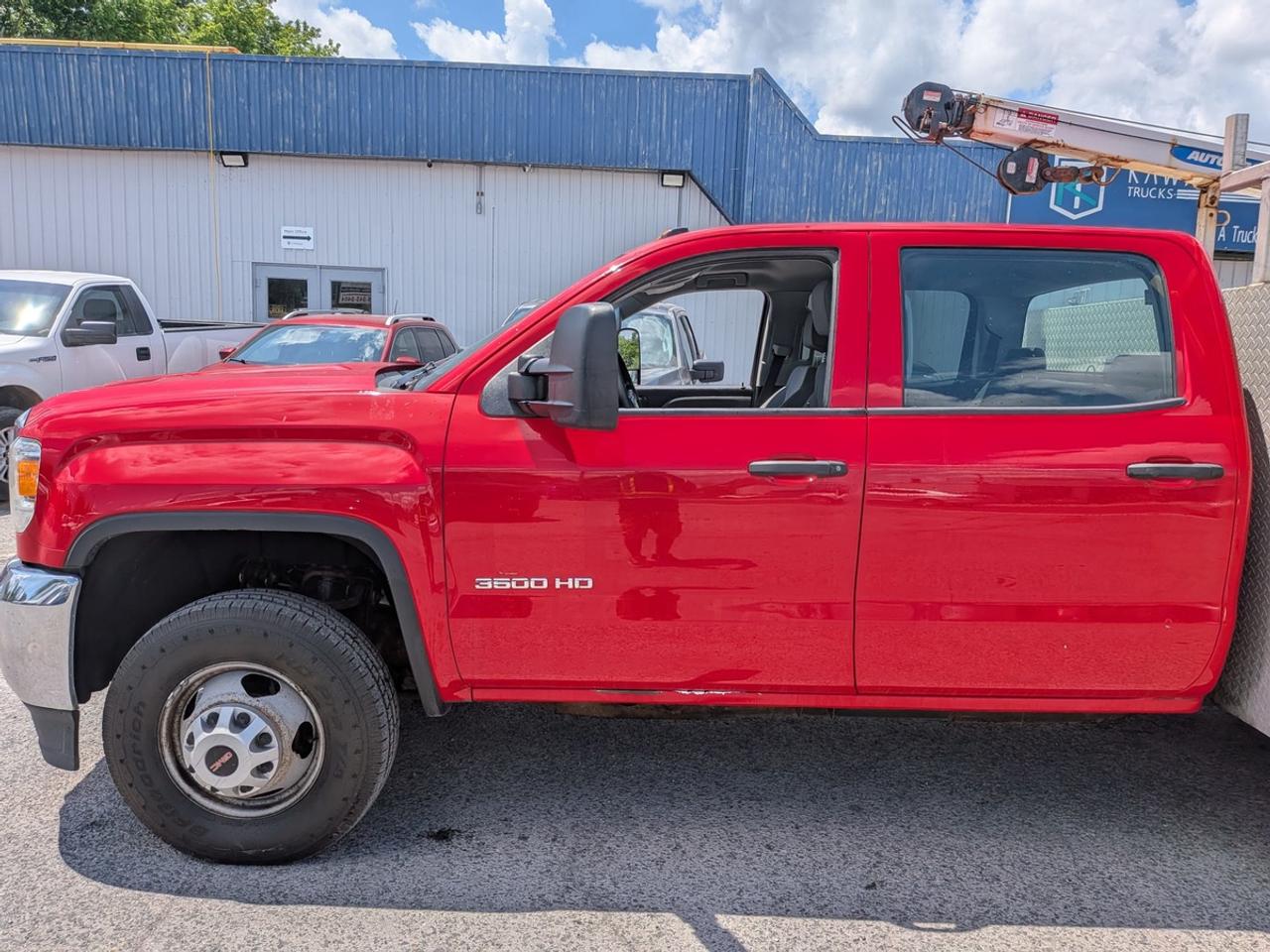 2018 GMC Sierra 3500HD crew cab-chassis bed Photo