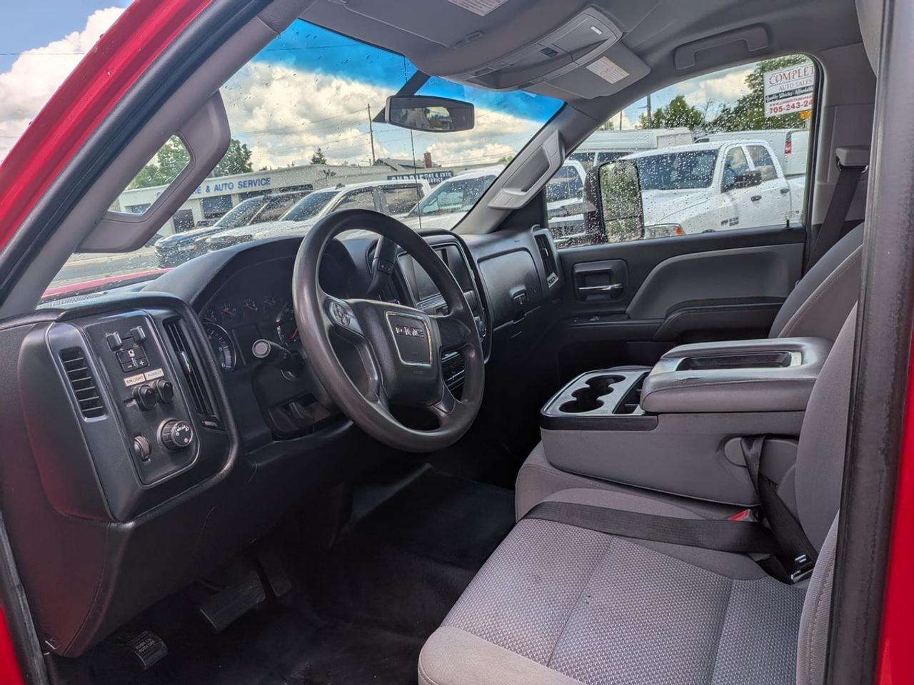 2018 GMC Sierra 3500HD crew cab-chassis bed Photo