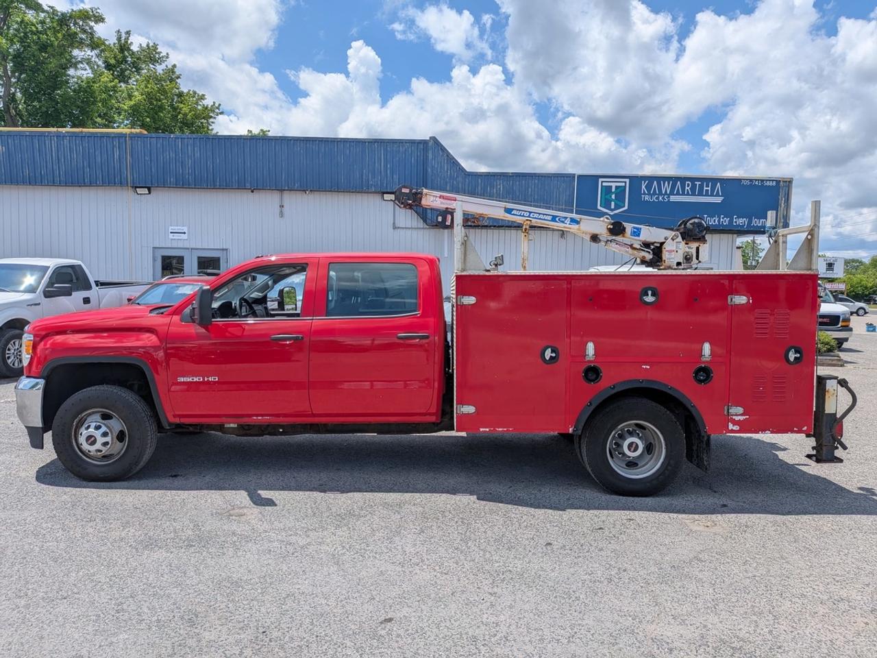 2018 GMC Sierra 3500HD crew cab-chassis bed Photo