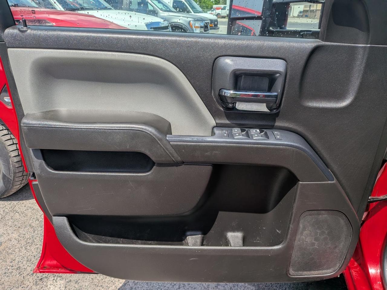 2018 GMC Sierra 3500HD crew cab-chassis bed Photo