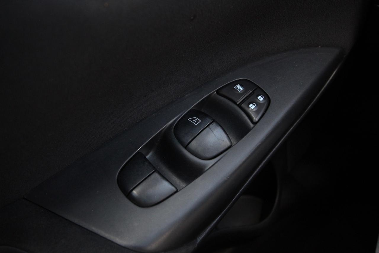 2014 Nissan Sentra SV - NO ACCIDENTS DEALER SERVICED Photo