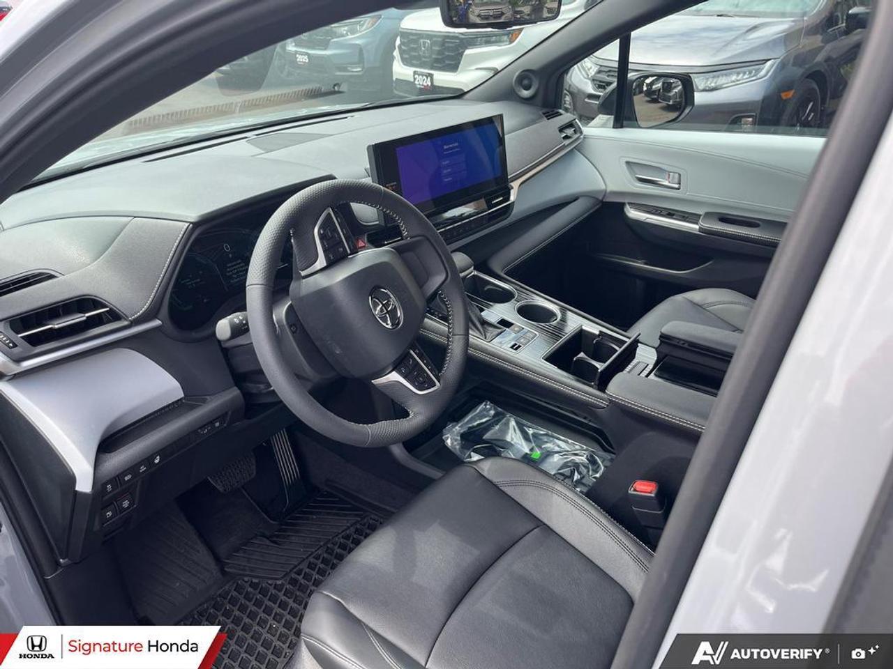 2026 Toyota Sienna XSE Photo
