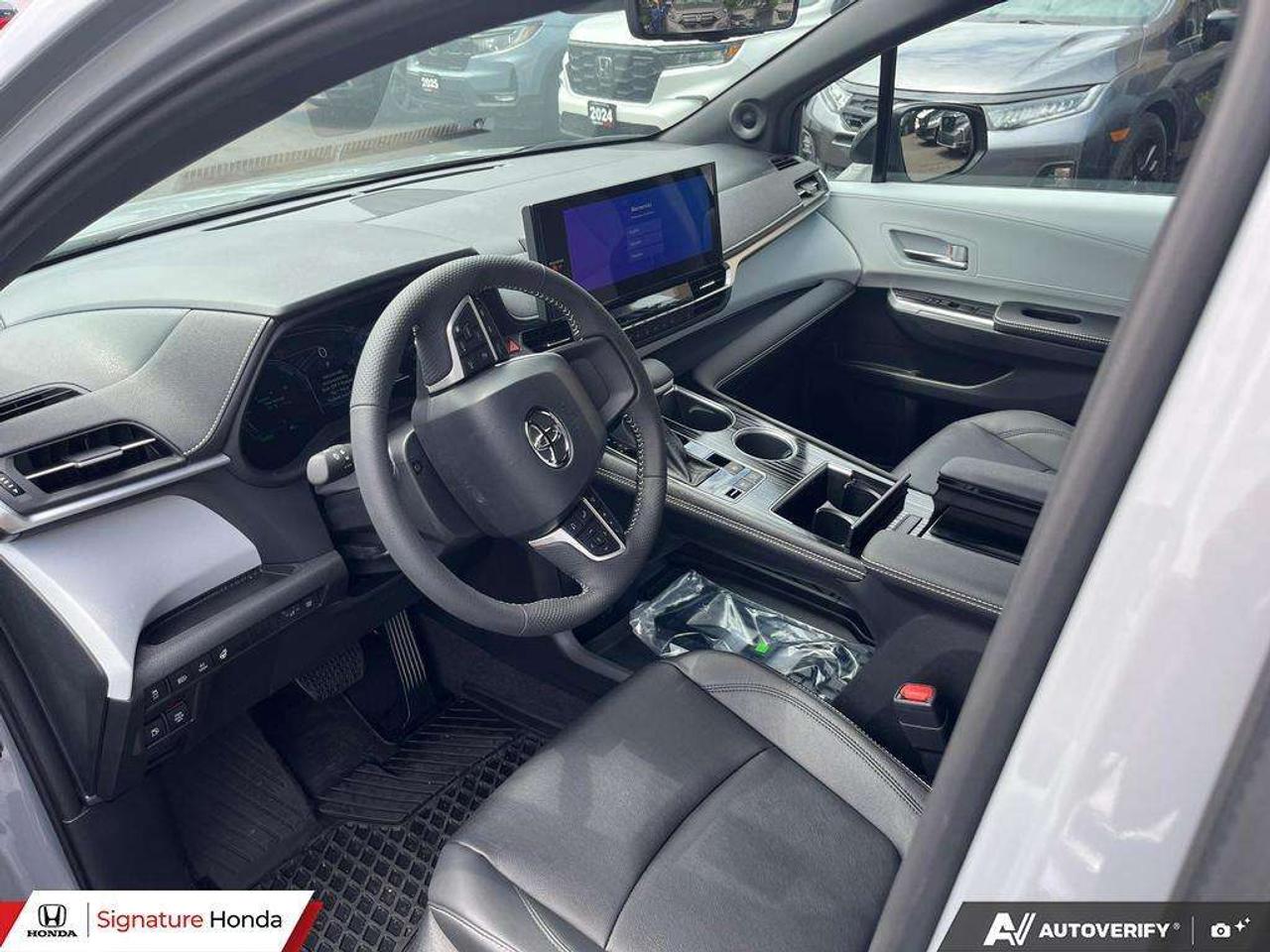 2026 Toyota Sienna XSE Photo