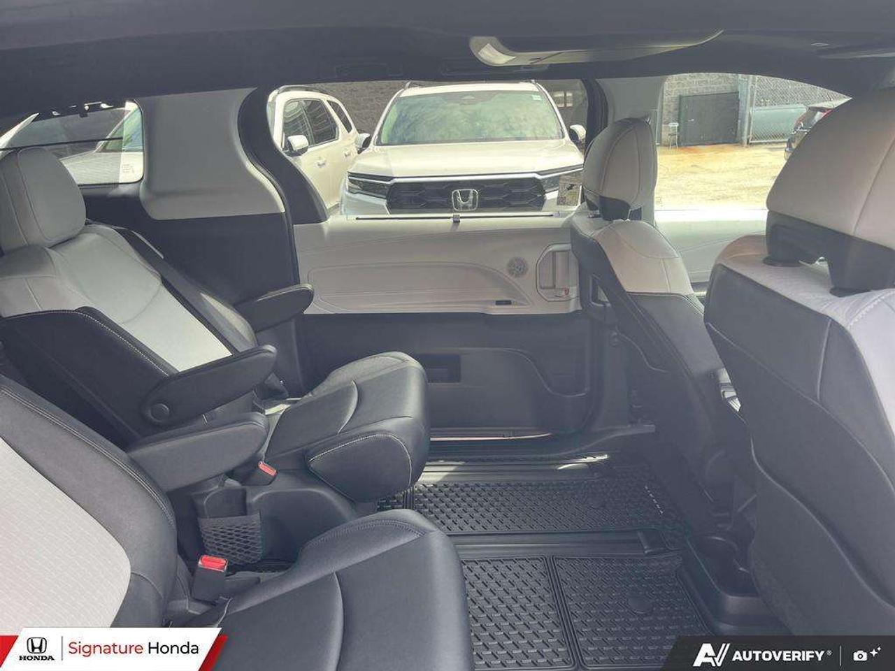 2026 Toyota Sienna XSE Photo