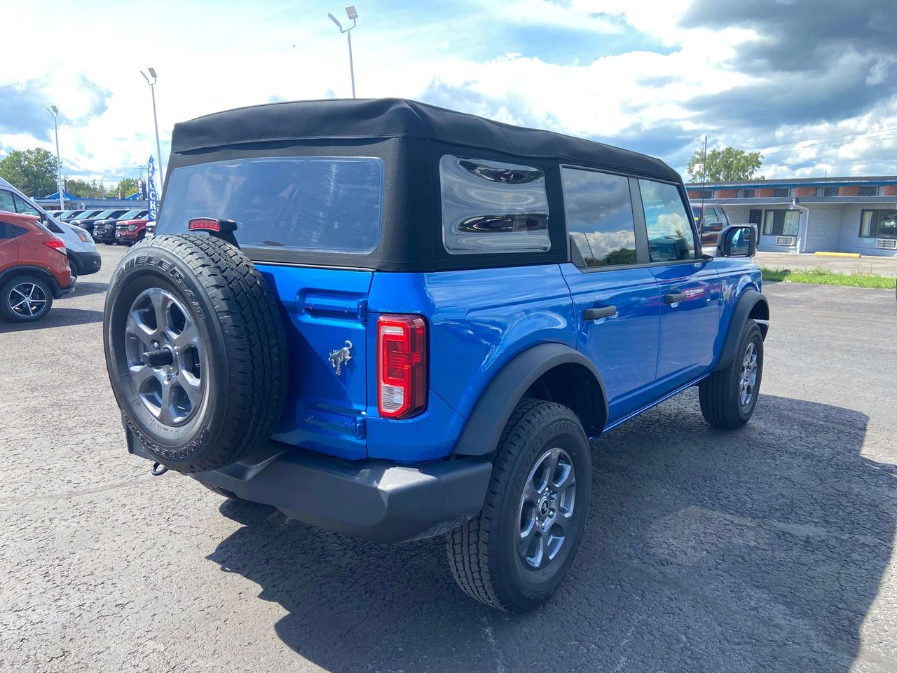 2024 Ford Bronco BIG BEND 2.3L 4X4 SOFT TOP 4 DOOR GOAT MODE 17"WHL Photo