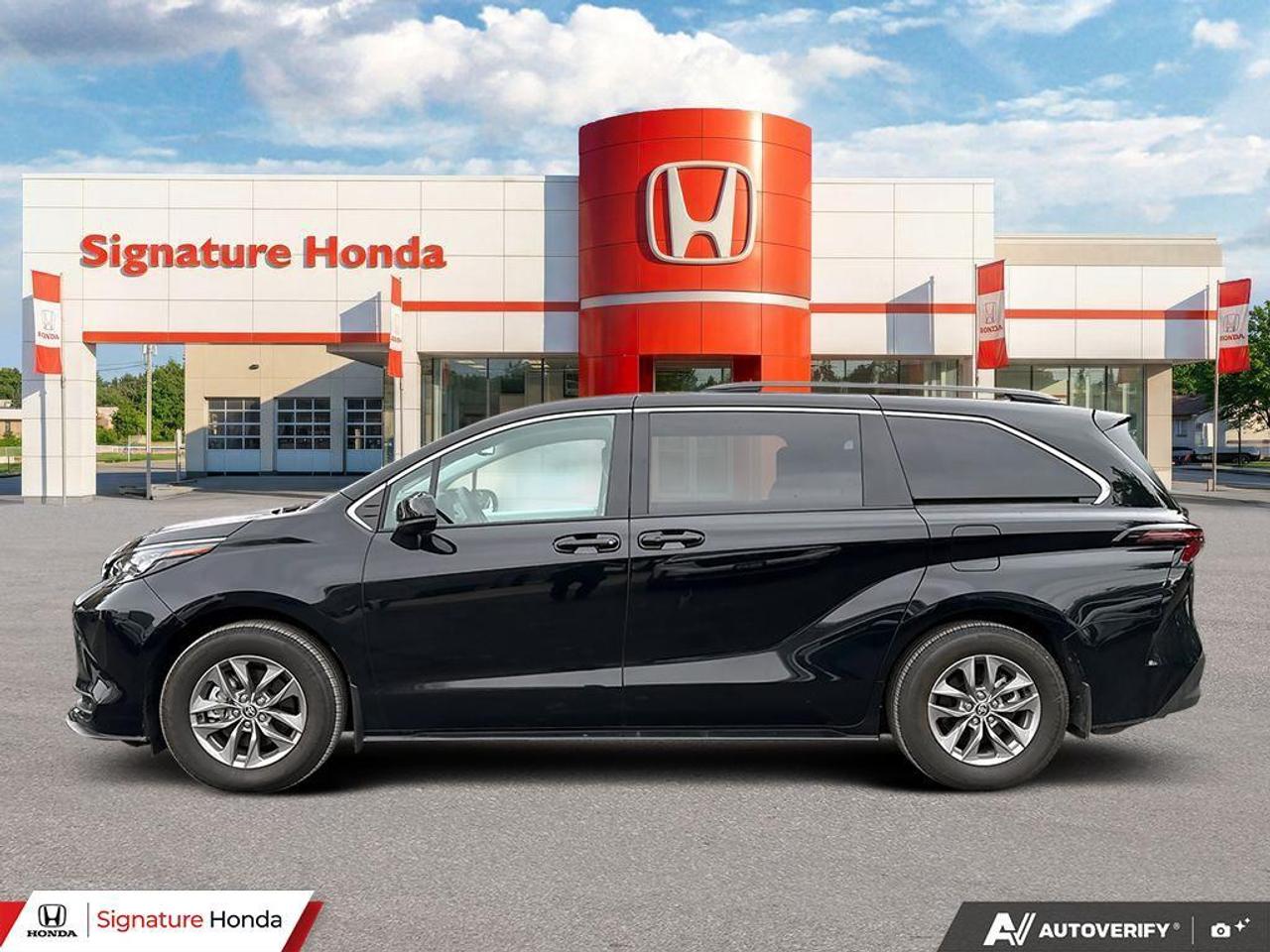 2026 Toyota Sienna LE Photo
