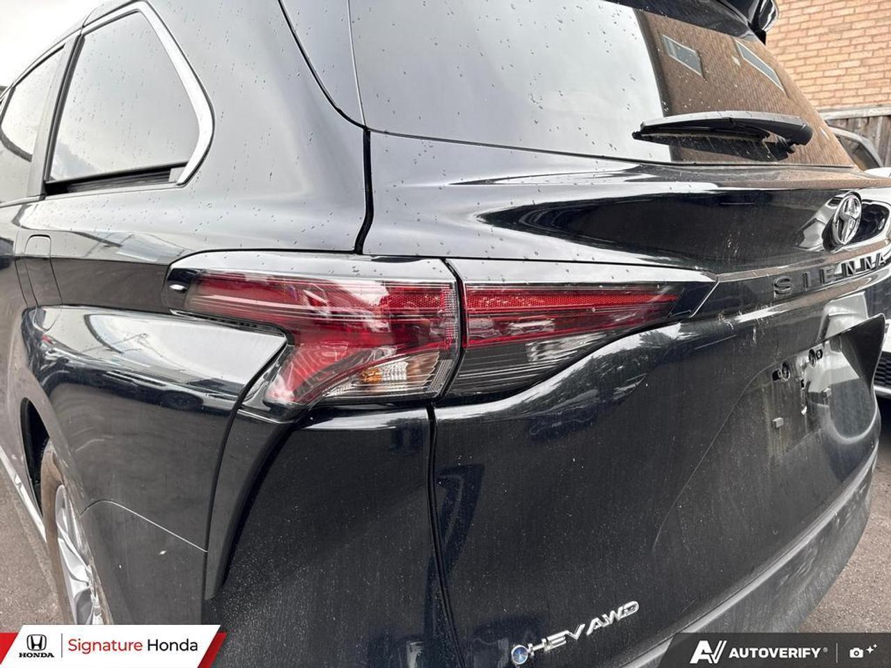 2026 Toyota Sienna LE Photo