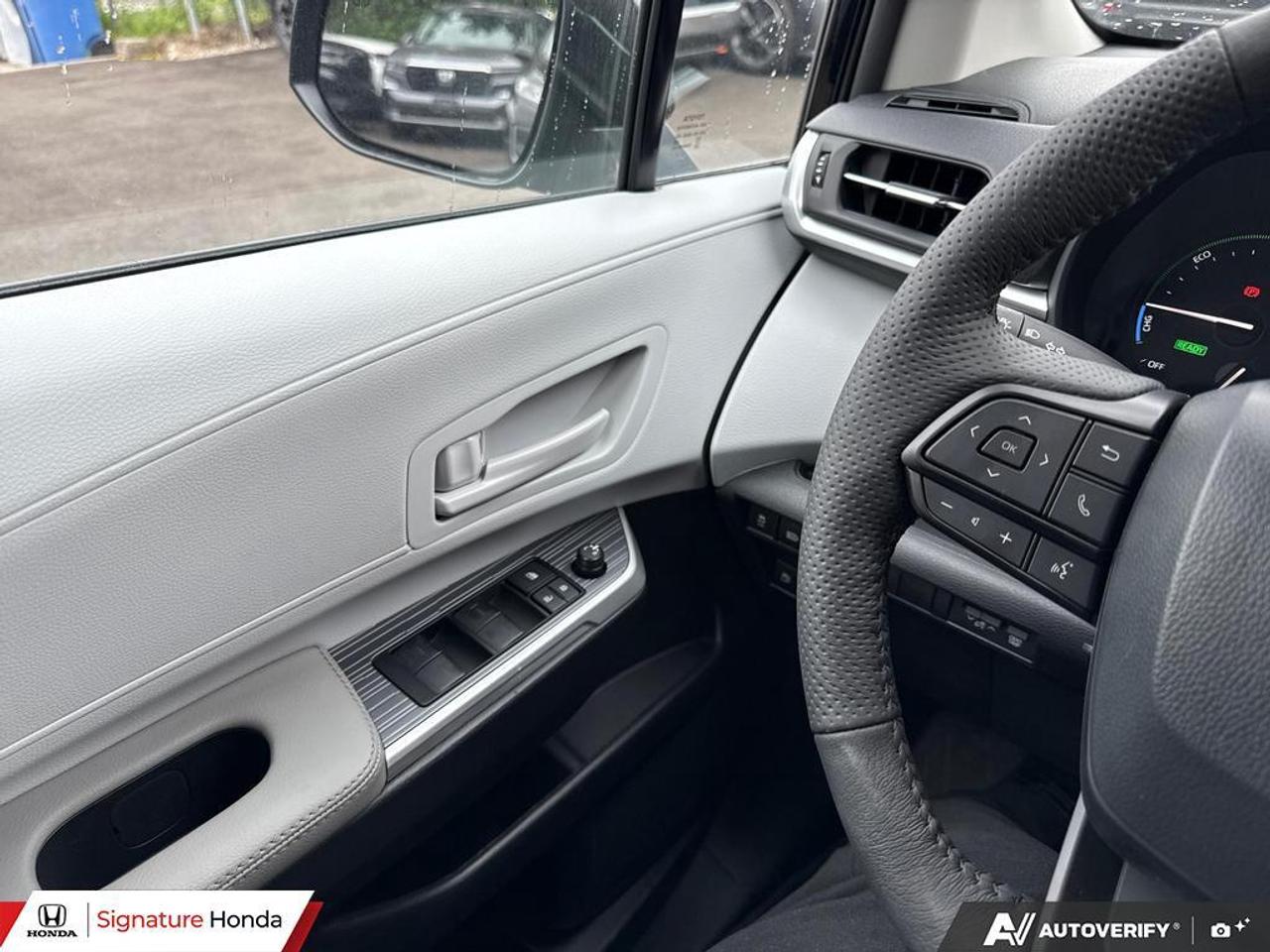 2026 Toyota Sienna LE Photo