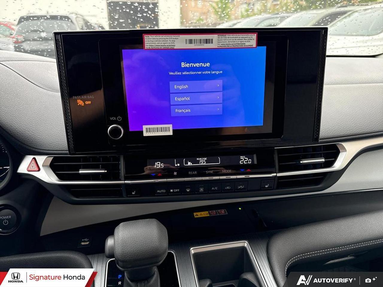 2026 Toyota Sienna LE Photo