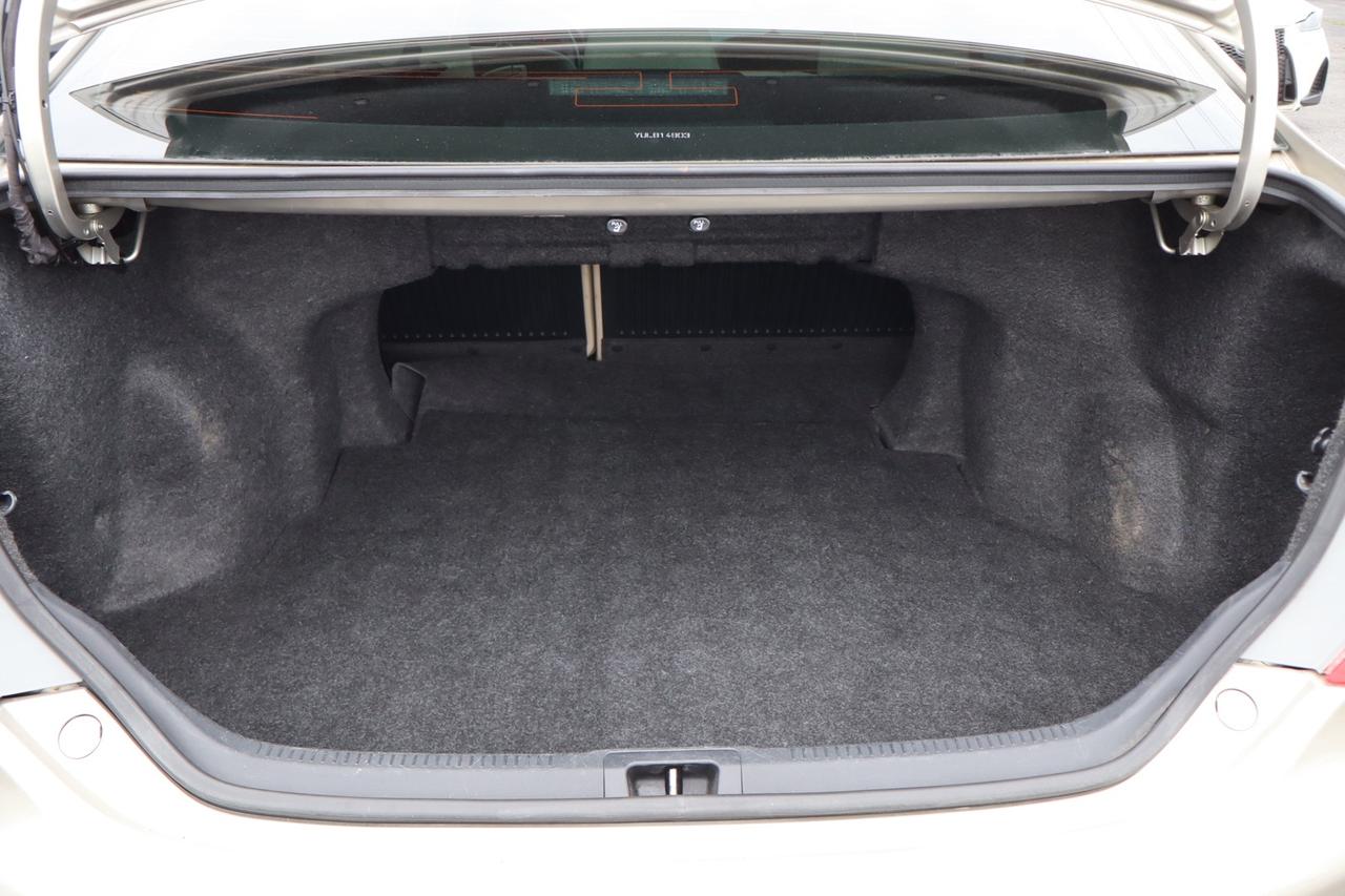 2014 Toyota Camry LE   Accident Free   Safety Certified   Backup Cam Photo
