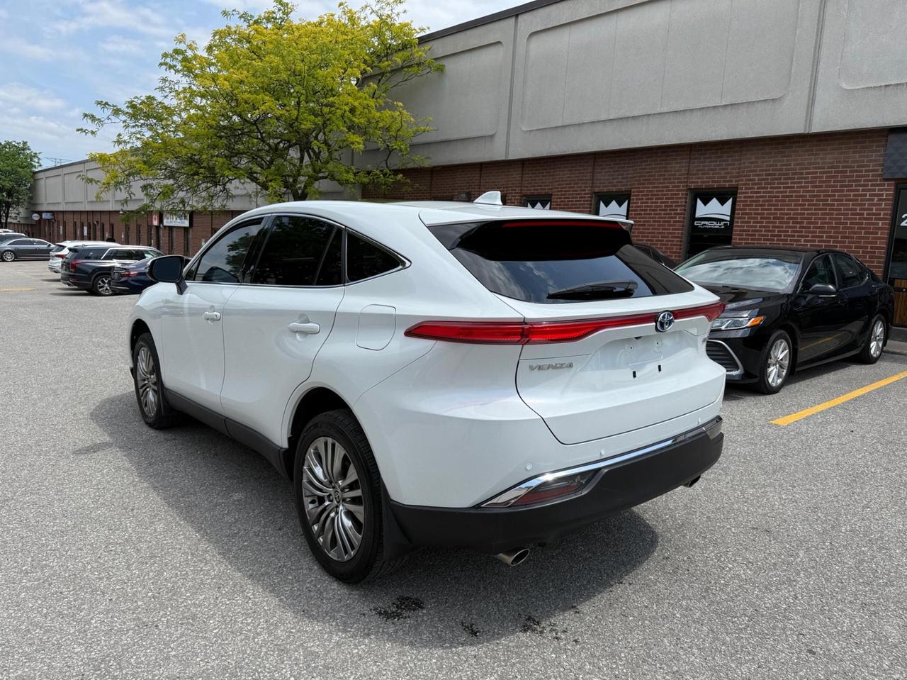 2024 Toyota Venza LIMITED AWD ,NAVIGATION,  PANORAMIC ROOF, LEATHER Photo