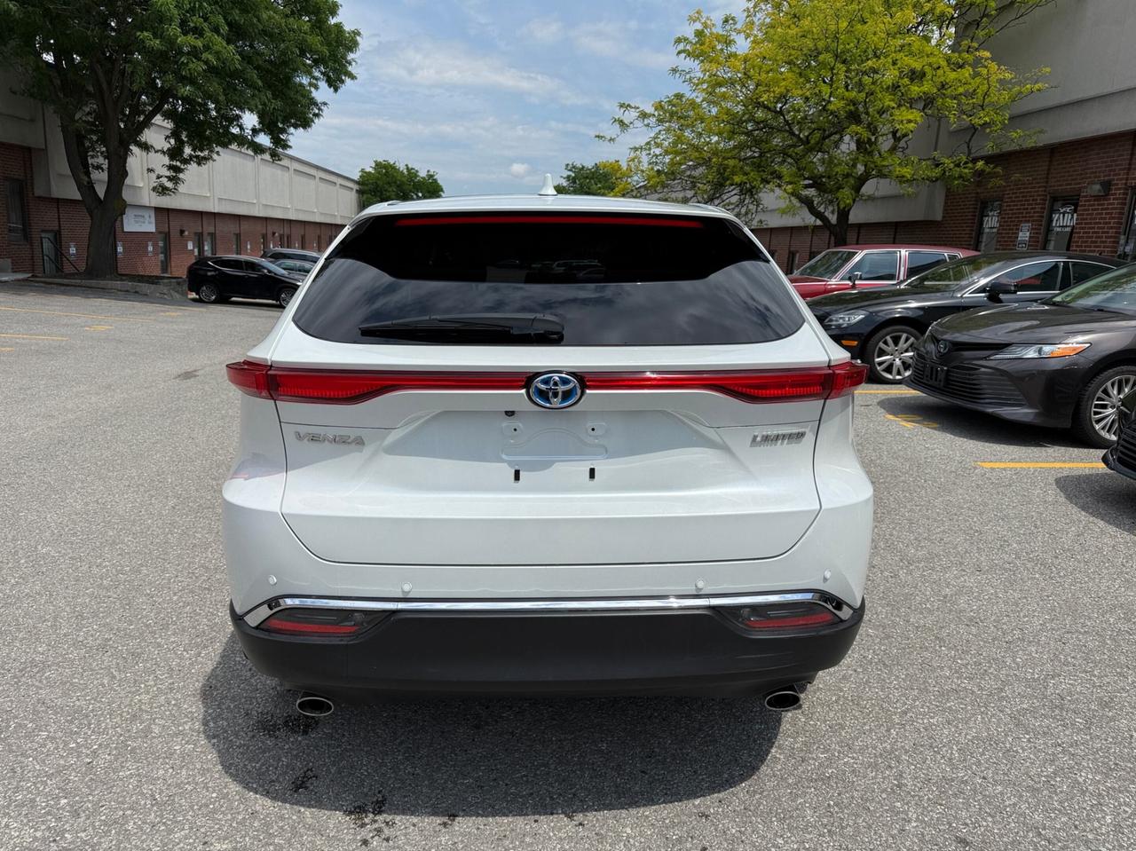 2024 Toyota Venza LIMITED AWD ,NAVIGATION,  PANORAMIC ROOF, LEATHER Photo