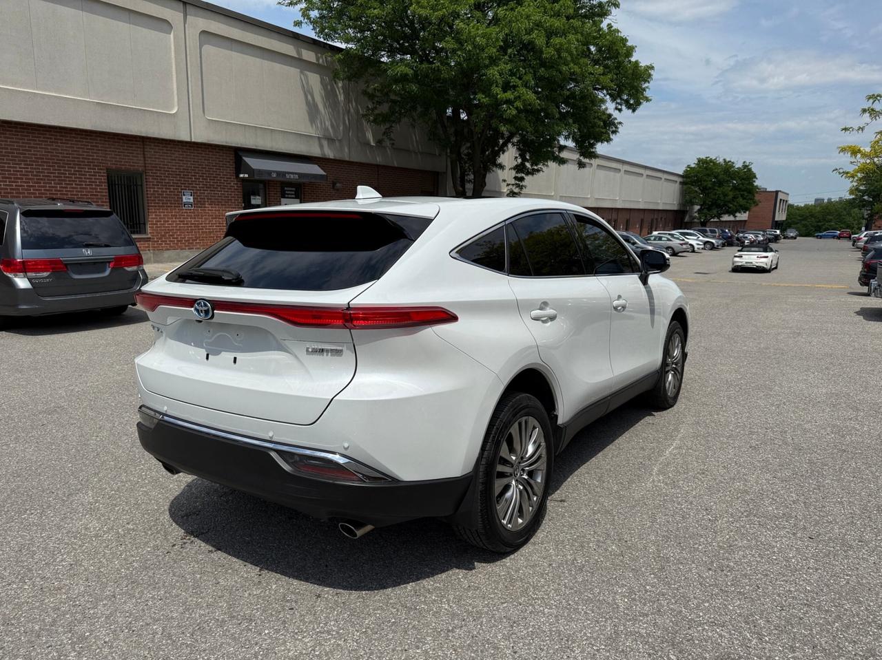 2024 Toyota Venza LIMITED AWD ,NAVIGATION,  PANORAMIC ROOF, LEATHER Photo