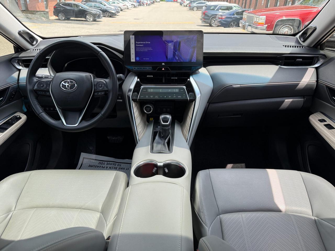 2024 Toyota Venza LIMITED AWD ,NAVIGATION,  PANORAMIC ROOF, LEATHER Photo