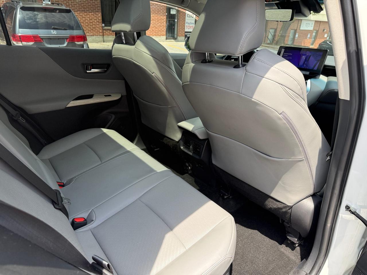 2024 Toyota Venza LIMITED AWD ,NAVIGATION,  PANORAMIC ROOF, LEATHER Photo
