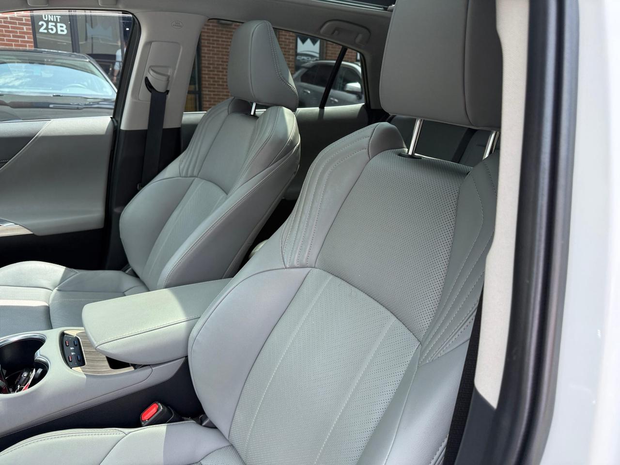 2024 Toyota Venza LIMITED AWD ,NAVIGATION,  PANORAMIC ROOF, LEATHER Photo