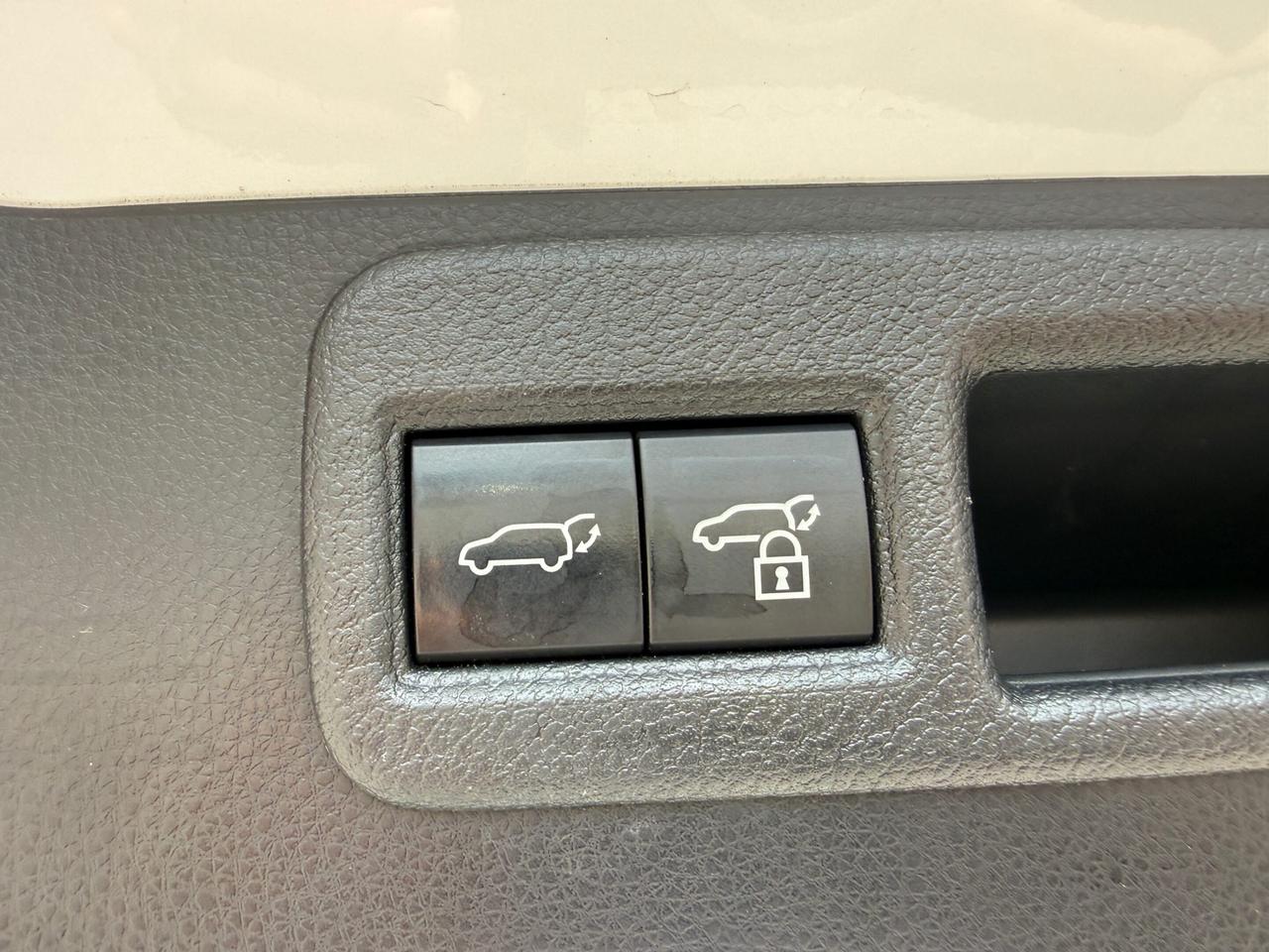 2024 Toyota Venza LIMITED AWD ,NAVIGATION,  PANORAMIC ROOF, LEATHER Photo