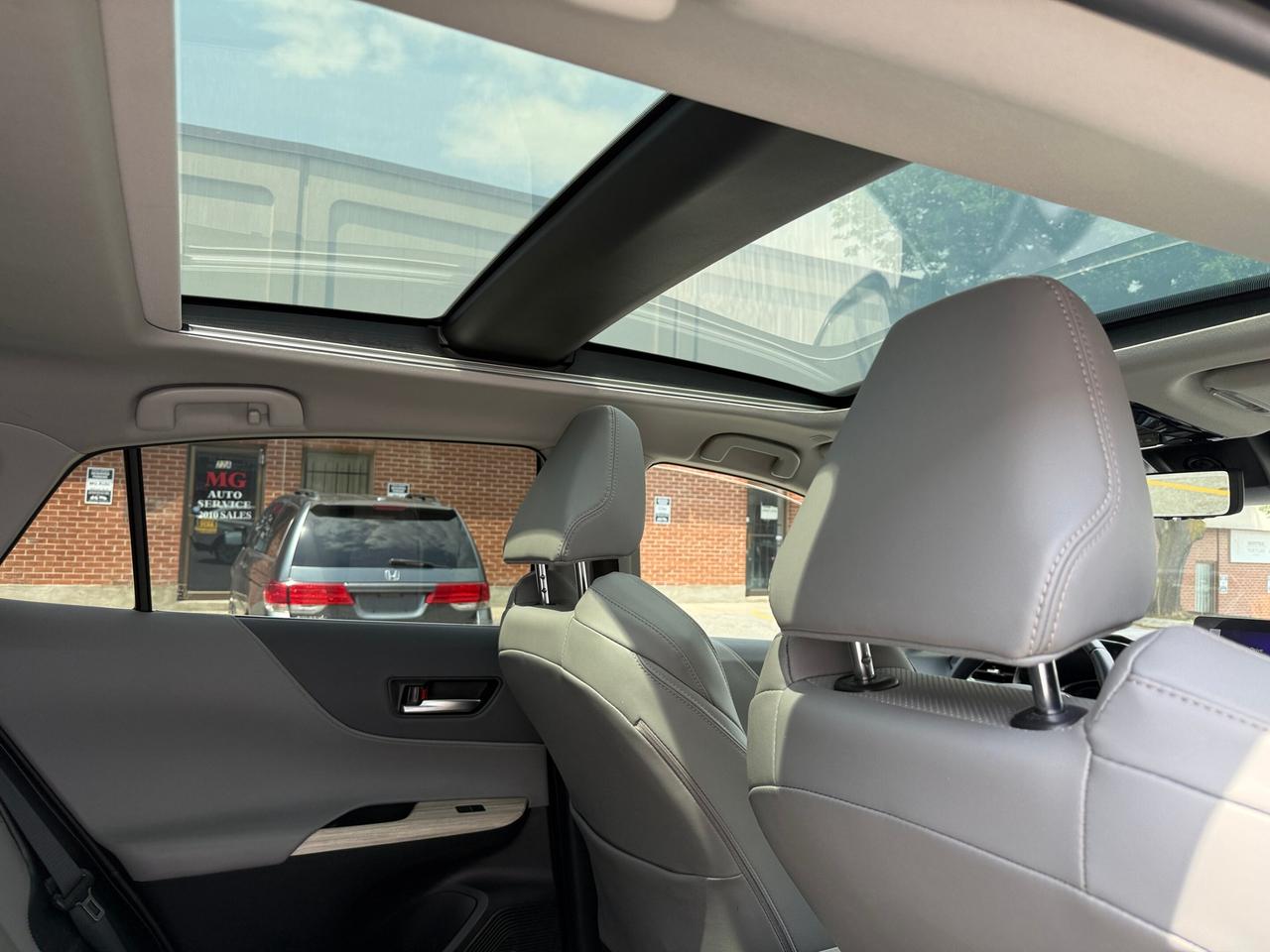 2024 Toyota Venza LIMITED AWD ,NAVIGATION,  PANORAMIC ROOF, LEATHER Photo