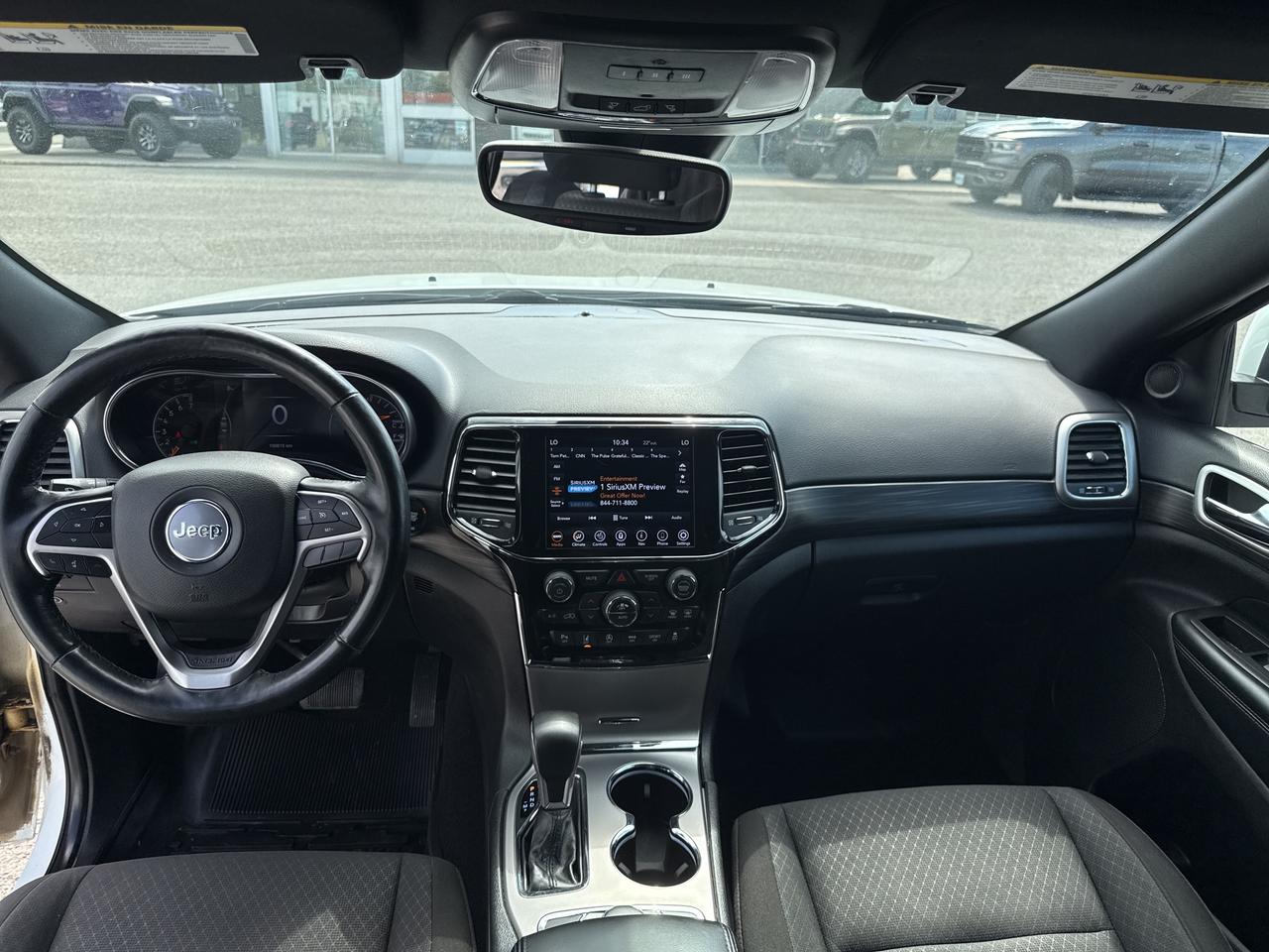 2021 Jeep Grand Cherokee Laredo - htd seats/wheel - remote start Photo