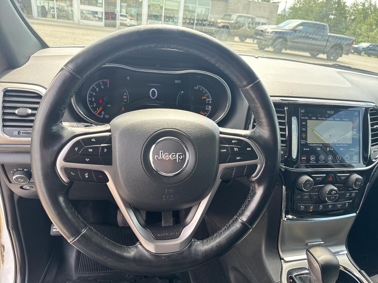 2021 Jeep Grand Cherokee Laredo - htd seats/wheel - remote start Photo