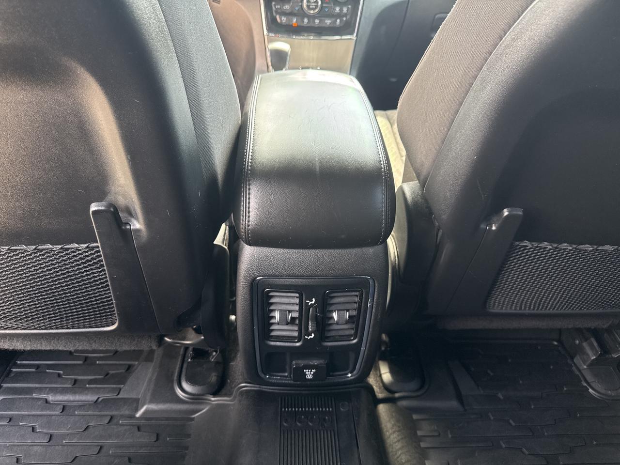 2021 Jeep Grand Cherokee Laredo - htd seats/wheel - remote start Photo