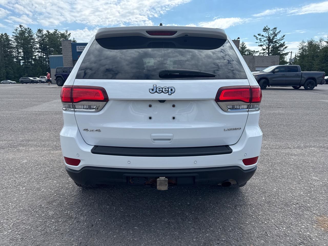 2021 Jeep Grand Cherokee Laredo - htd seats/wheel - remote start Photo