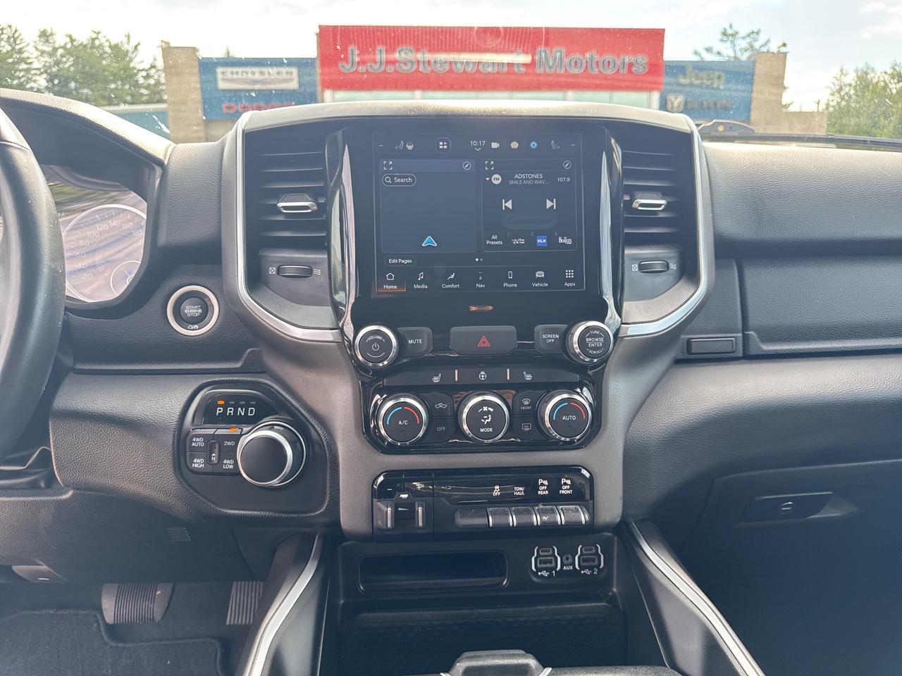2022 RAM 1500 Big Horn - tow pkg - htd seats/wheel Photo