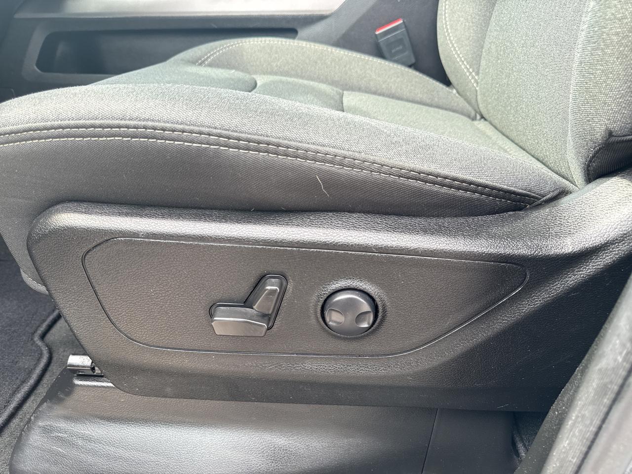 2022 RAM 1500 Big Horn - tow pkg - htd seats/wheel Photo