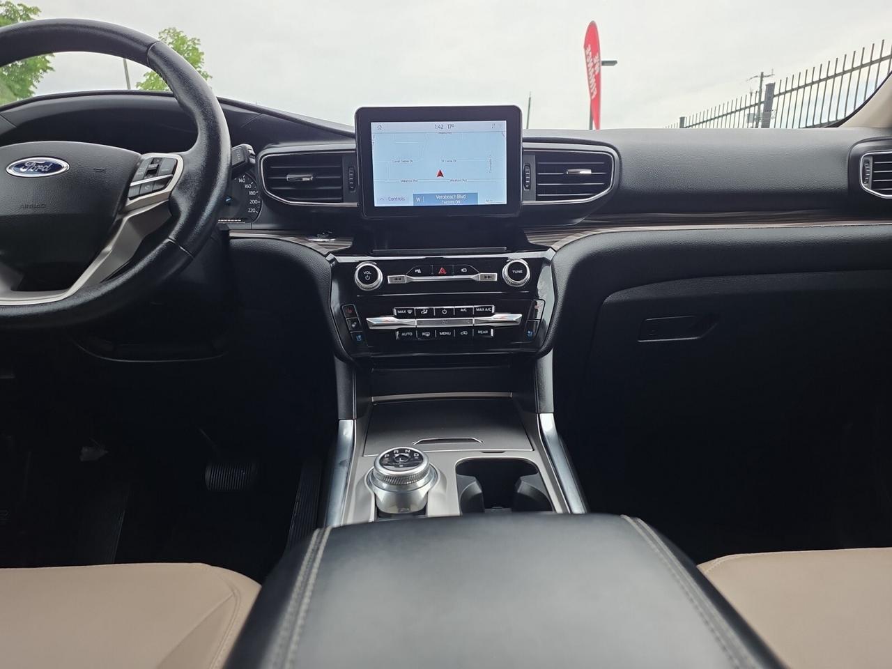 2021 Ford Explorer Limited 4WD * NO ACCIDENTS / 6 PASS / CARPLAY / CO Photo