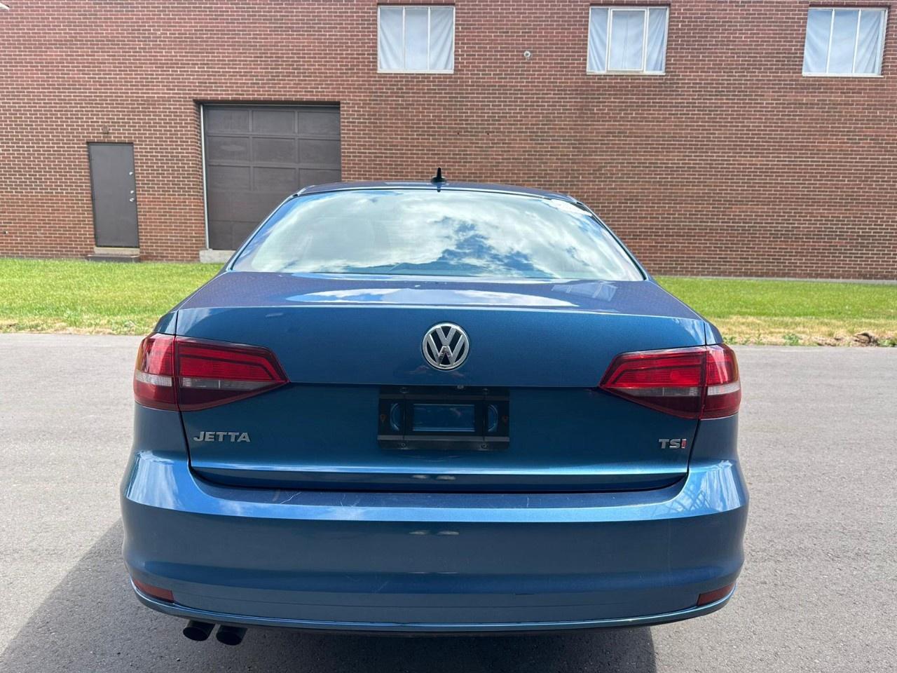 2016 Volkswagen Jetta Sedan 4dr 1.4 TSI Auto Comfortline *Ltd Avail* Photo