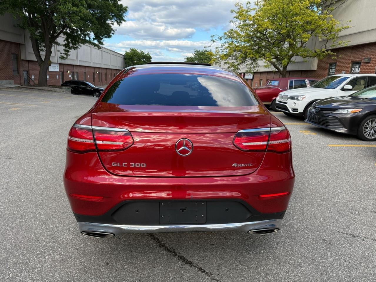 2018 Mercedes-Benz GLC-Class GLC 300 4MATIC Coupe, DISTRONIC PLUS Photo