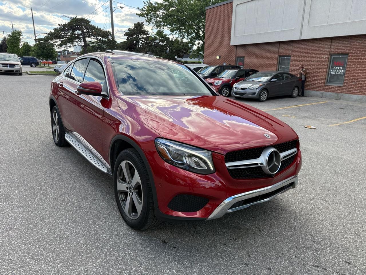 2018 Mercedes-Benz GLC-Class GLC 300 4MATIC Coupe, DISTRONIC PLUS Photo2