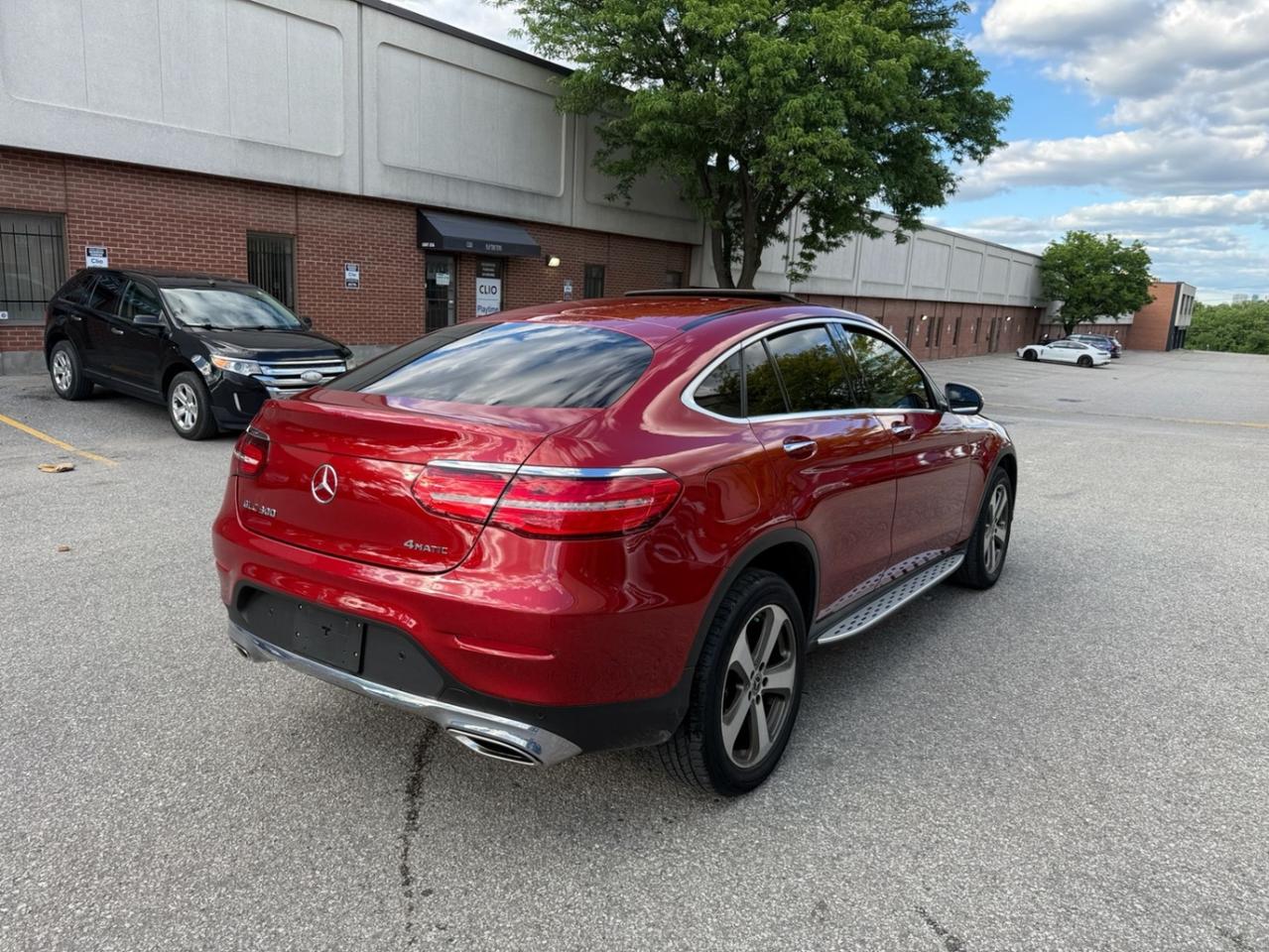 2018 Mercedes-Benz GLC-Class GLC 300 4MATIC Coupe, DISTRONIC PLUS Photo