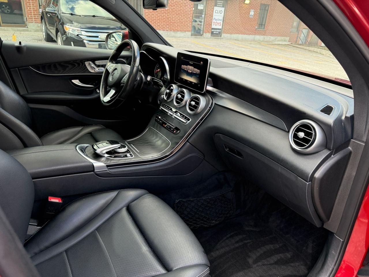 2018 Mercedes-Benz GLC-Class GLC 300 4MATIC Coupe, DISTRONIC PLUS Photo