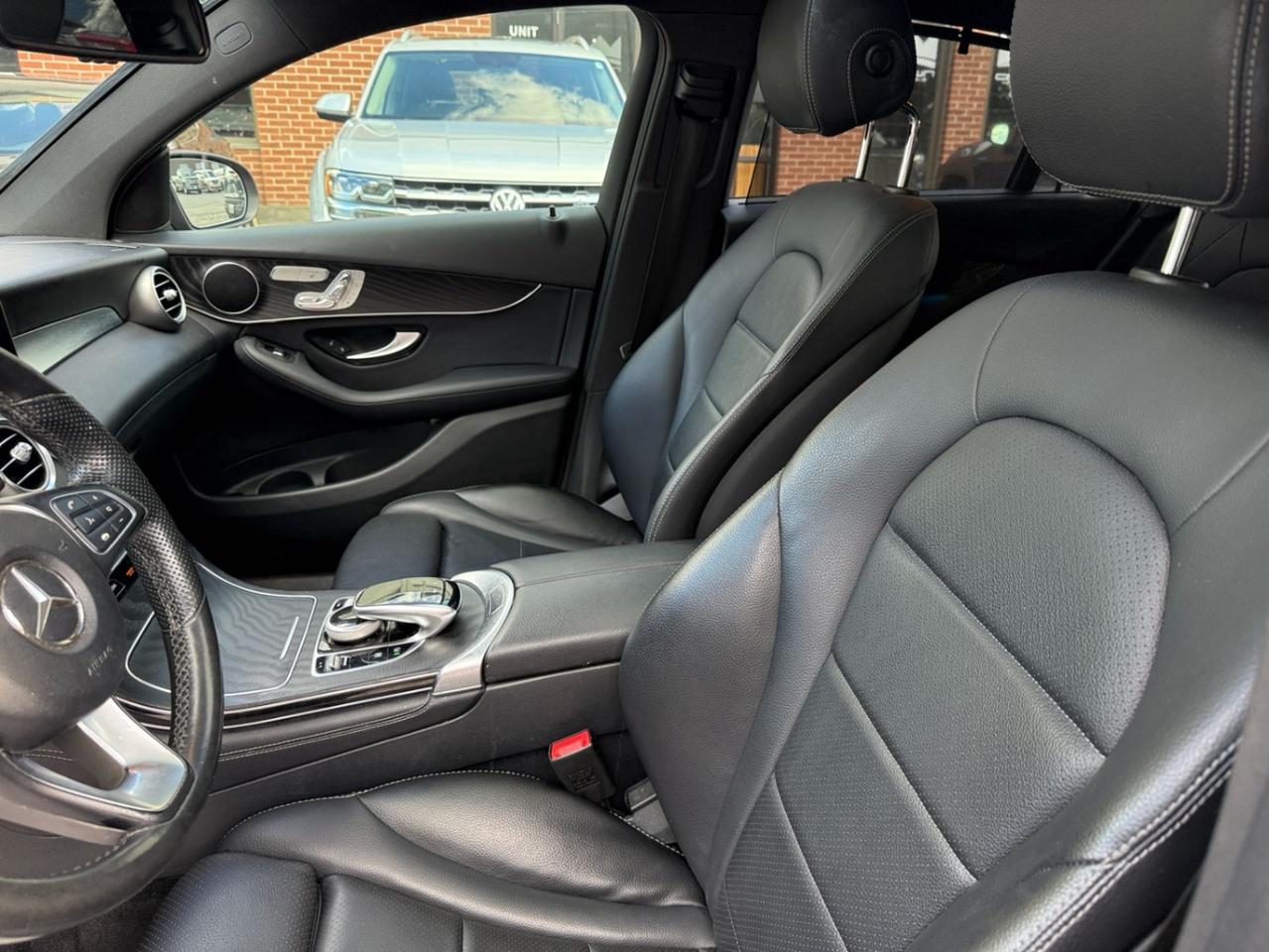 2018 Mercedes-Benz GLC-Class GLC 300 4MATIC Coupe, DISTRONIC PLUS Photo