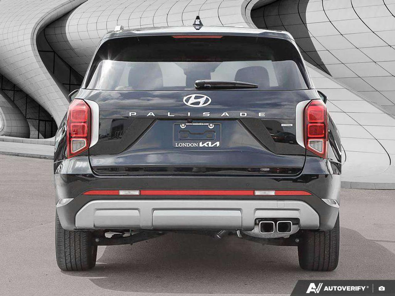 2024 Hyundai PALISADE Preferred   8 Passenger   AWD   Heated Seats   Apple CarPlay   Sunroof Photo