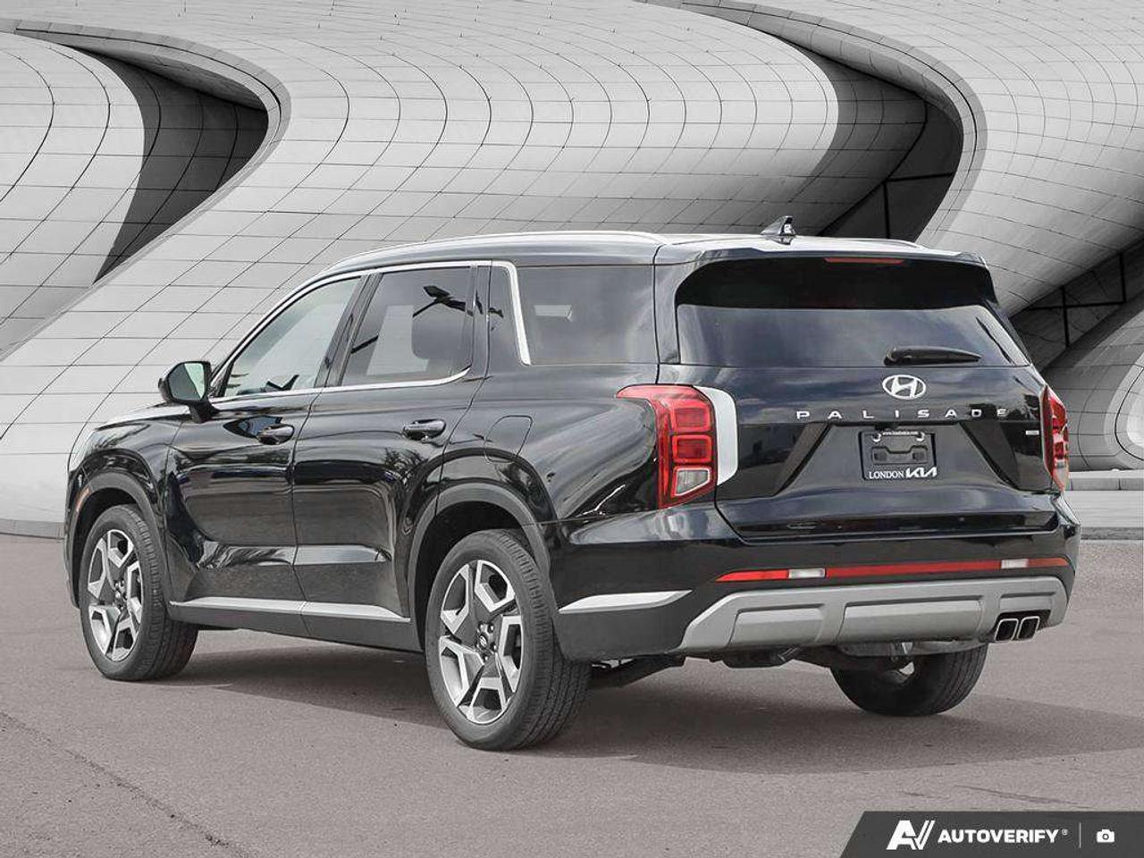 2024 Hyundai PALISADE Preferred   8 Passenger   AWD   Heated Seats   Apple CarPlay   Sunroof Photo