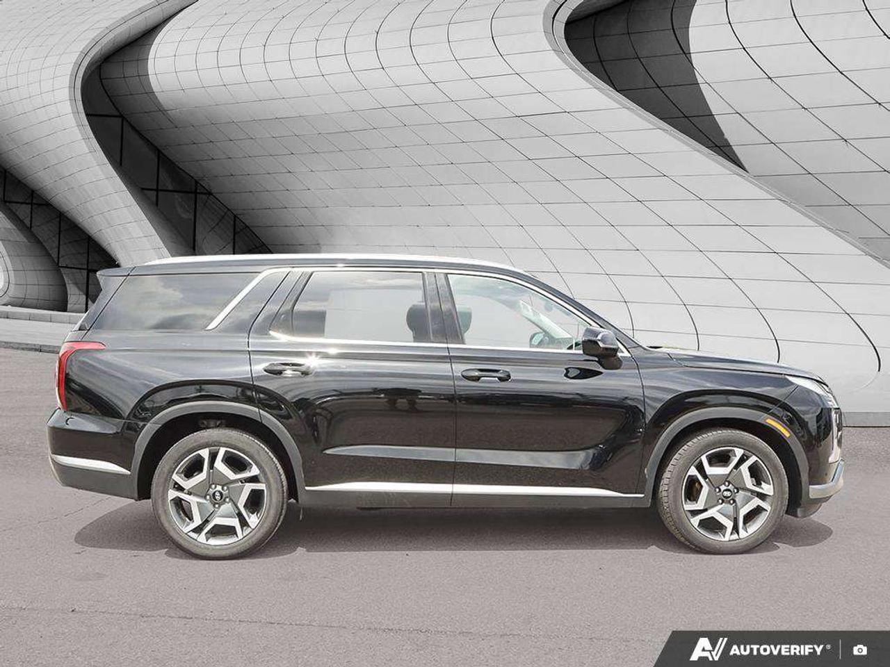 2024 Hyundai PALISADE Preferred   8 Passenger   AWD   Heated Seats   Apple CarPlay   Sunroof Photo