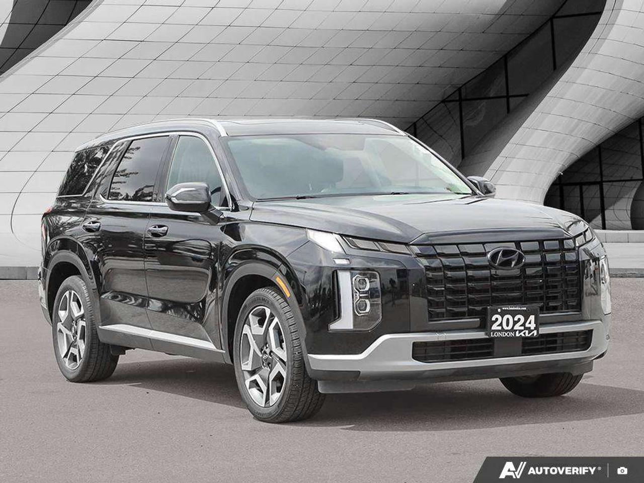 2024 Hyundai PALISADE Preferred   8 Passenger   AWD   Heated Seats   Apple CarPlay   Sunroof Photo