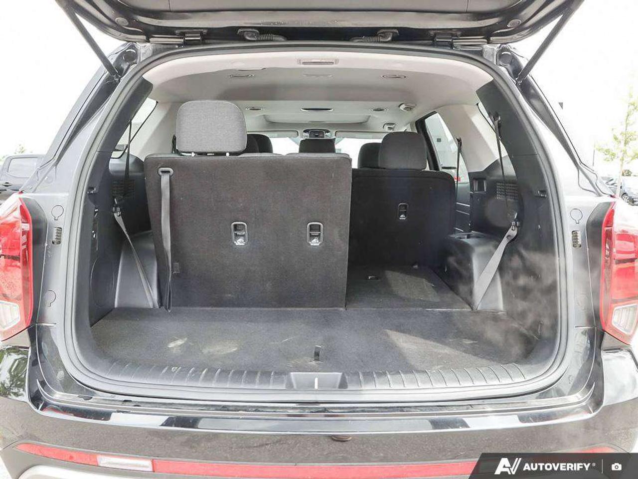 2024 Hyundai PALISADE Preferred   8 Passenger   AWD   Heated Seats   Apple CarPlay   Sunroof Photo
