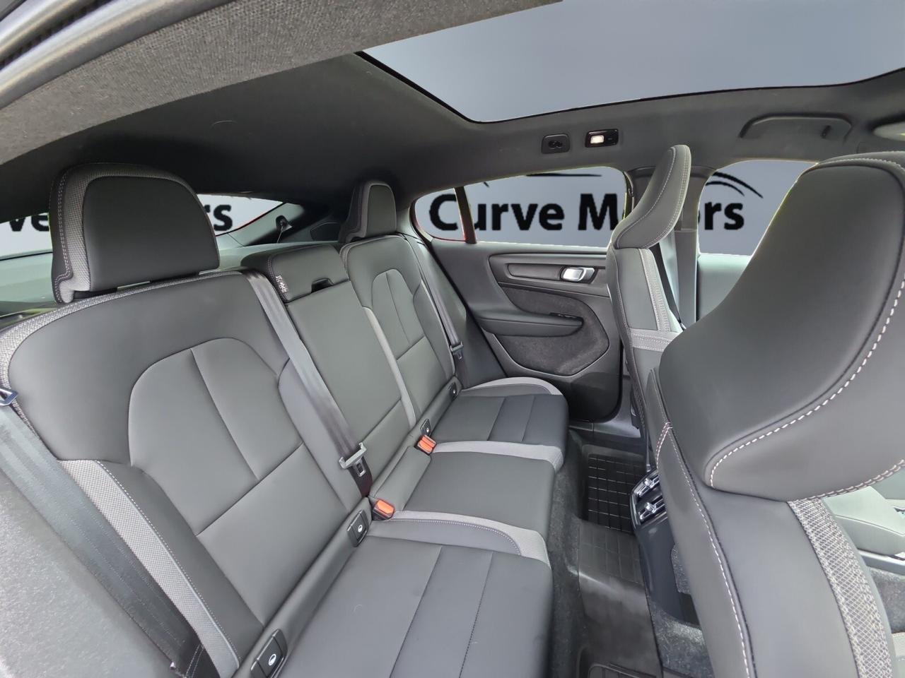 2024 Volvo XC40 Recharge Pure Electric Twin eAWD Plus * DRIVER ASSIST / CARPLAY / ROOF / Photo