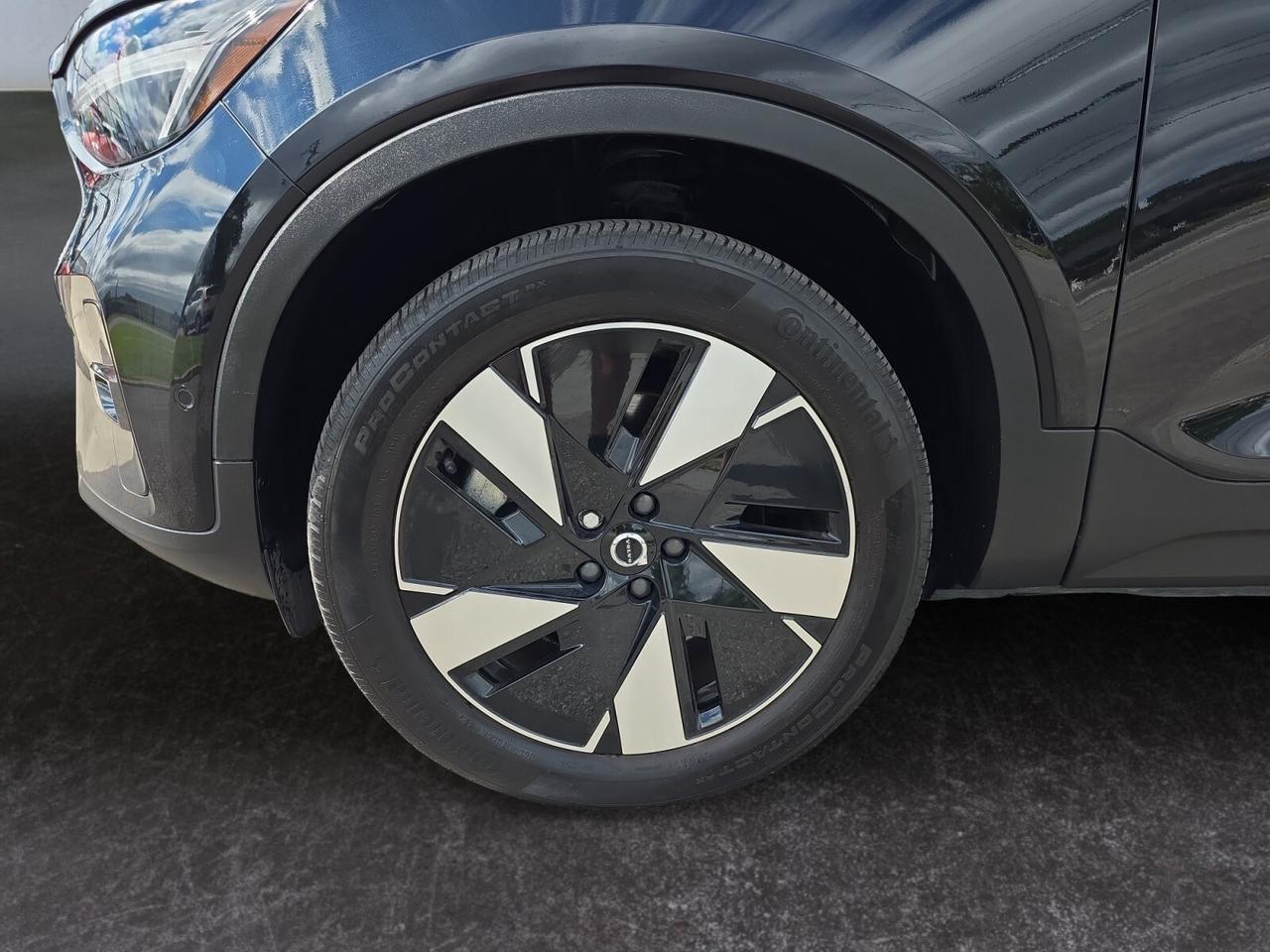 2024 Volvo XC40 Recharge Pure Electric Twin eAWD Plus * DRIVER ASSIST / CARPLAY / ROOF / Photo