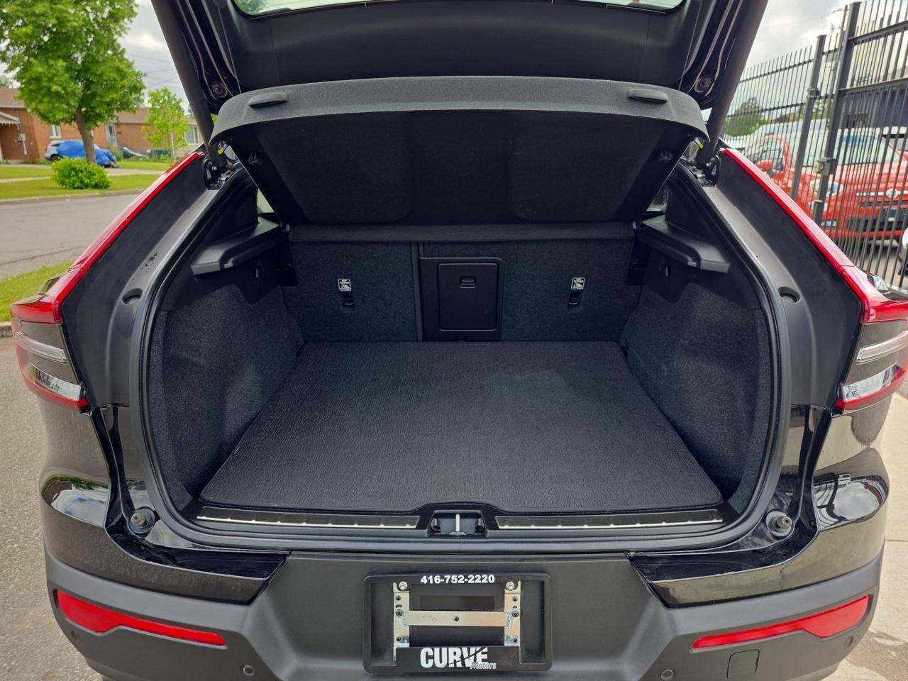 2024 Volvo XC40 Recharge Pure Electric Twin eAWD Plus * DRIVER ASSIST / CARPLAY / ROOF / Photo