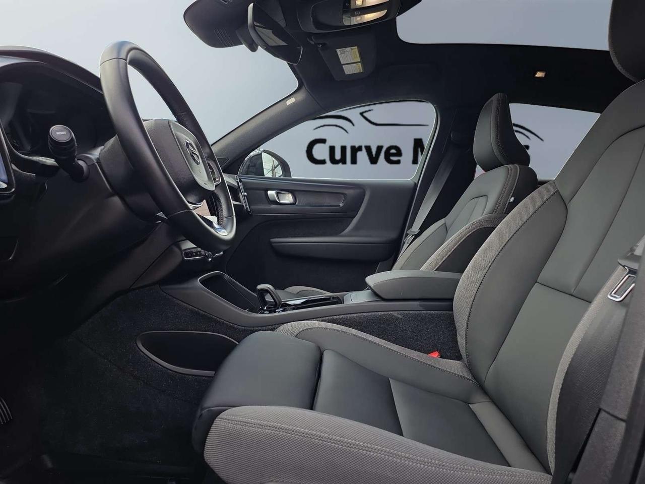 2024 Volvo C40 Twin eAWD Plus * DRIVER ASSIST / CARPLAY / ROOF / CAMERA / LOW KM Photo