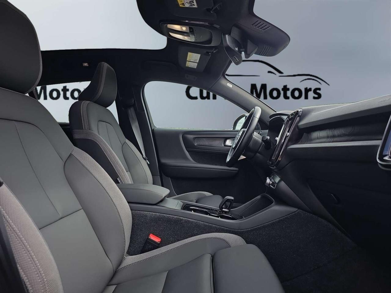 2024 Volvo C40 Twin eAWD Plus * DRIVER ASSIST / CARPLAY / ROOF / CAMERA / LOW KM Photo
