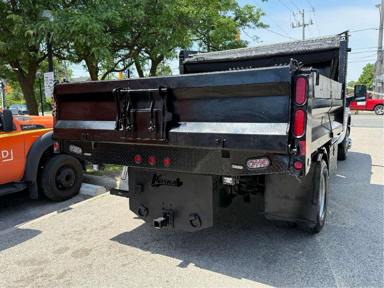 2025 Chevrolet Silverado 3500 Dump Truck w/Hydraulic Liftl Warranty Only12KM! Photo